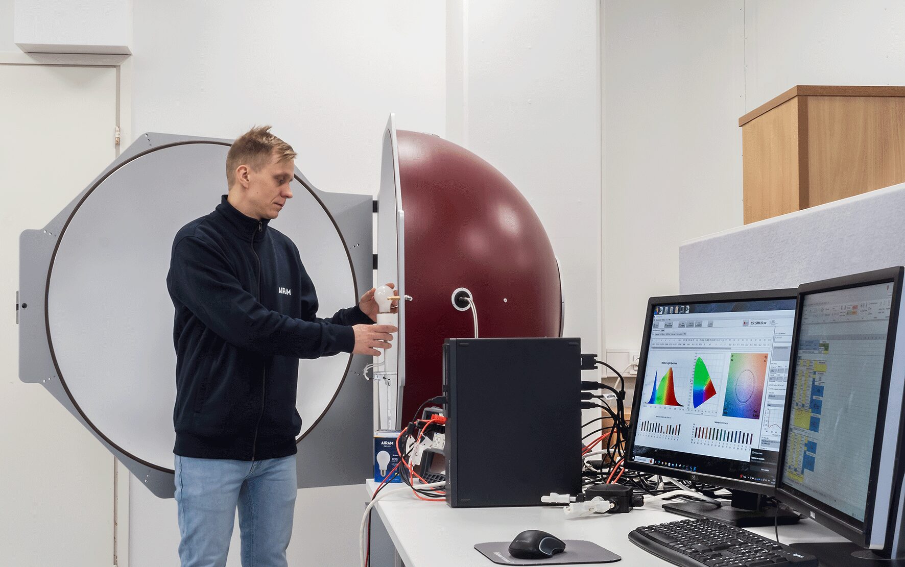 Quality assurance at Airam - integrating sphere