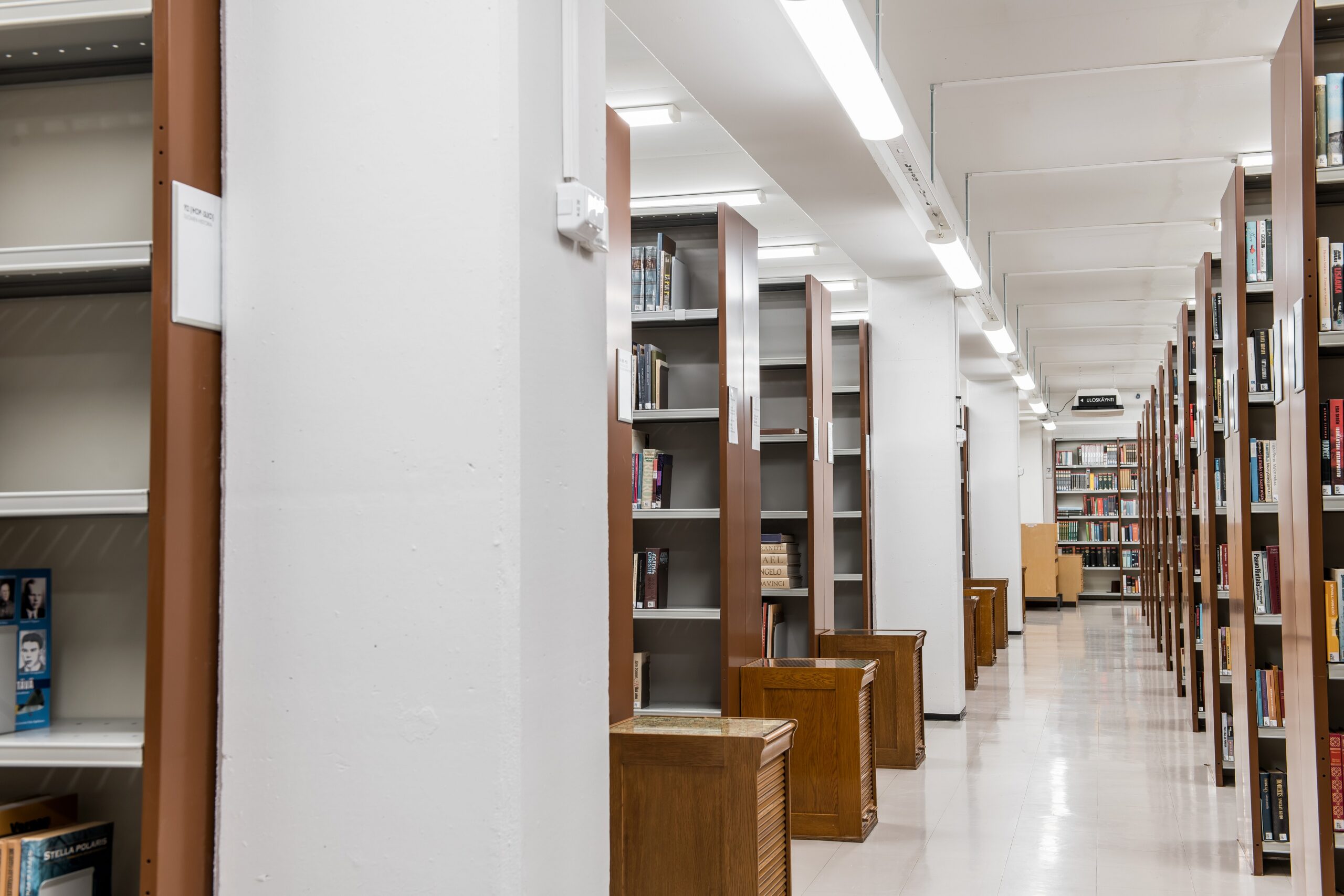 Airam luminaires were selected for the spaces of Hämeenlinna's main library, some of which use wirelessly managed, self-learning ActiveAhead control.