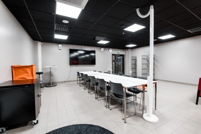 Airam luminaires were selected for the spaces of Hämeenlinna's main library, some of which use wirelessly managed, self-learning ActiveAhead control.