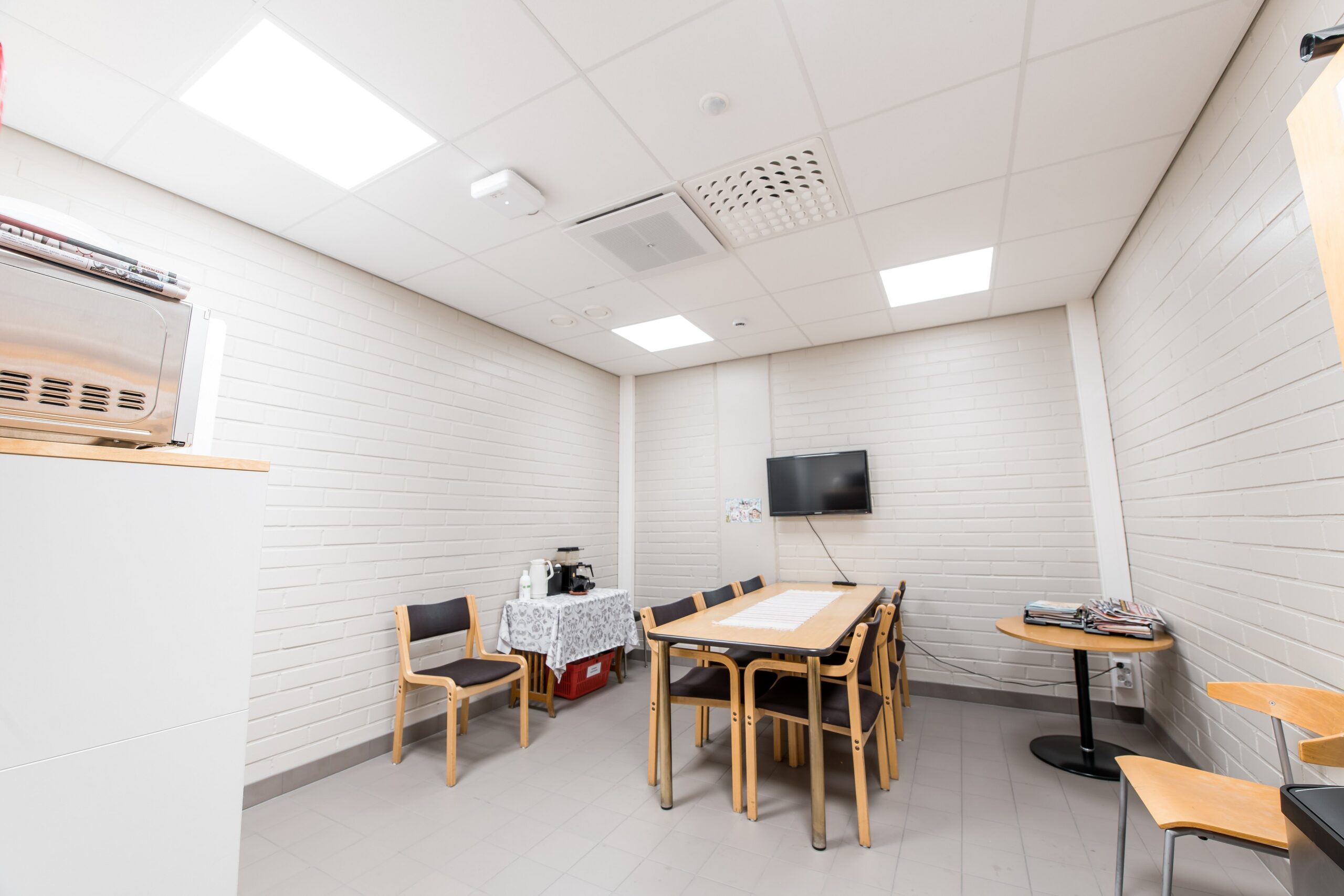 Airam luminaires were selected for the spaces of Hämeenlinna's main library, some of which use wirelessly managed, self-learning ActiveAhead control.